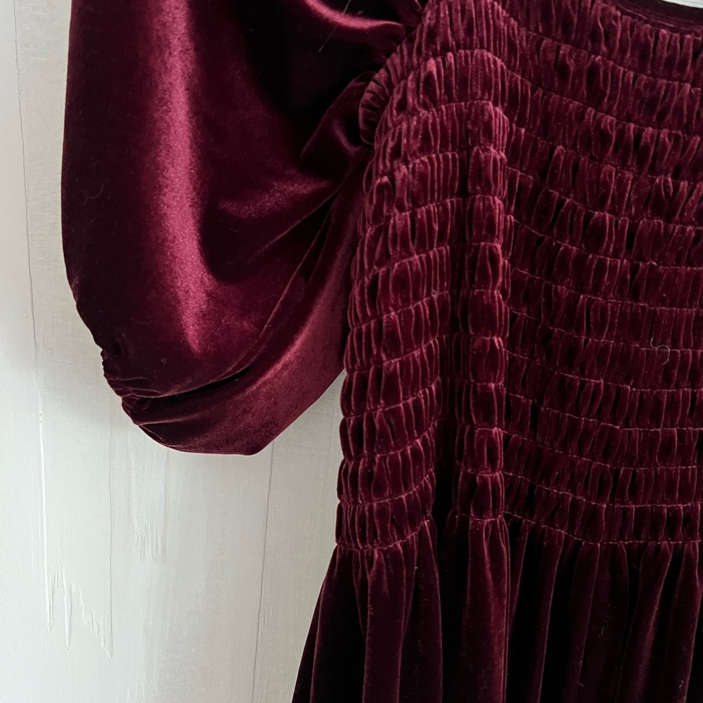 UO Patsy Smocked Velvet Romper - Picture 4 of 6